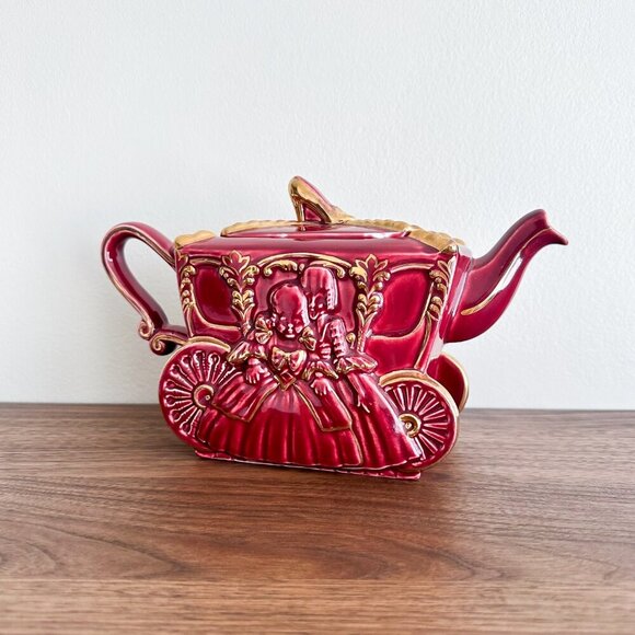 Cinderella Carriage Teapot with Gold Gilding, Ellgreave Pottery Co, 1941-1952 - Picture 2 of 10